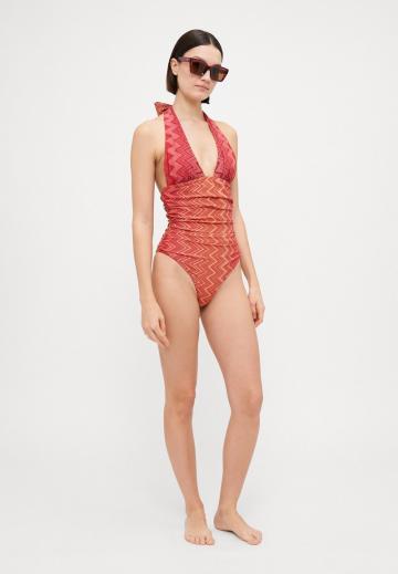 Слитный купальник