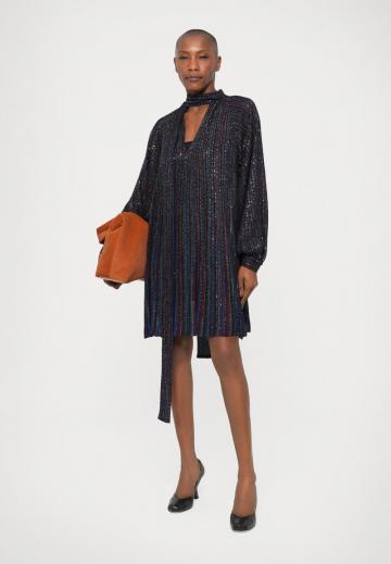 Короткое платье