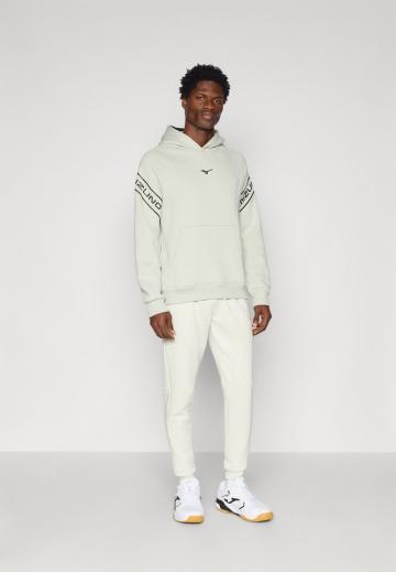 Спортивная кофта