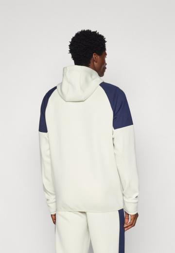 Спортивная кофта