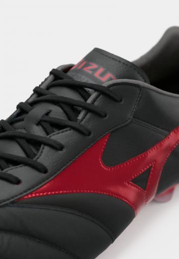 Футбольные бутсы