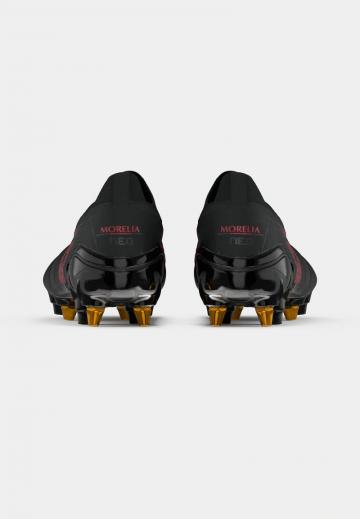 Футбольные бутсы