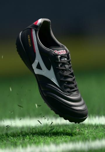 Футбольные бутсы