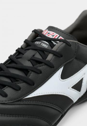 Футбольные бутсы