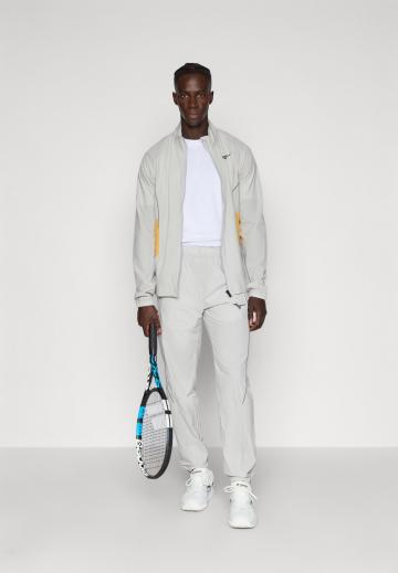 Спортивная куртка