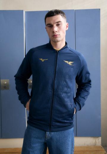 Спортивная куртка