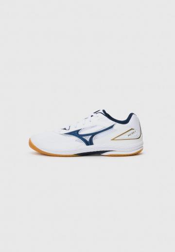 Тренировочные кроссовки