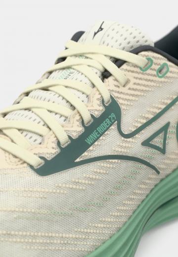 Беговые кроссовки