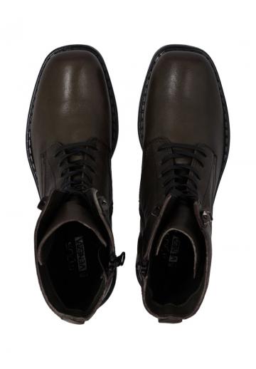 Ботинки на шнуровке