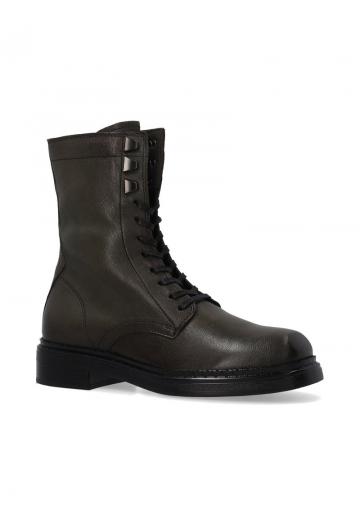 Ботинки на шнуровке