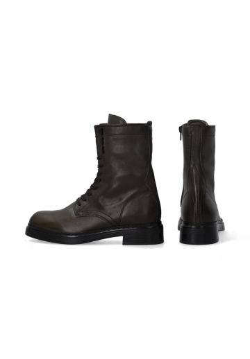 Ботинки на шнуровке