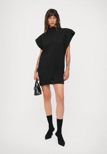 Короткое платье