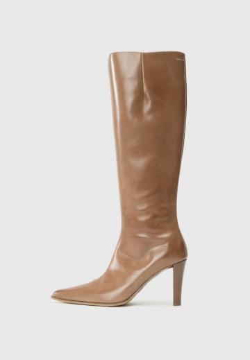 Высокие сапоги