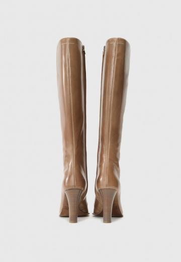 Высокие сапоги