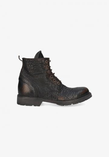 Ботинки на шнуровке