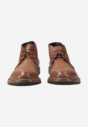 Ботинки на шнуровке