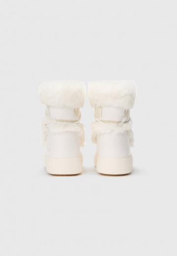 Зимние ботинки