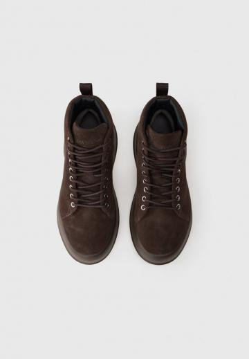 Ботинки на шнуровке