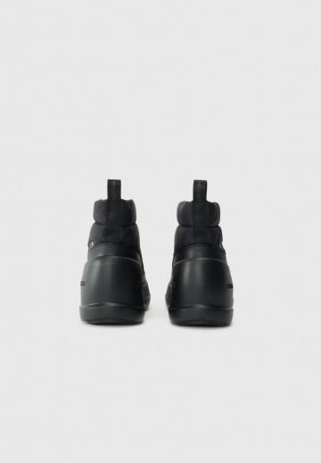 Гандбольные кроссовки