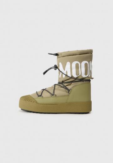 Зимние ботинки