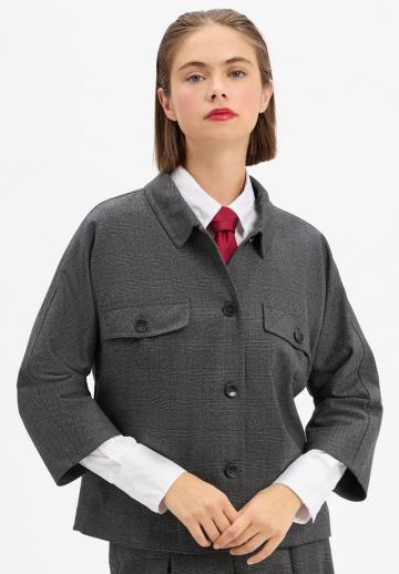 Блейзер с накладными карманами