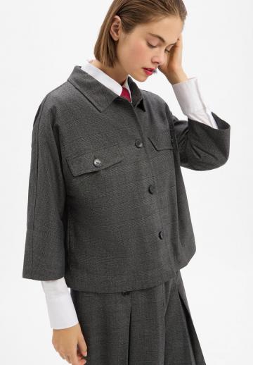 Блейзер с накладными карманами