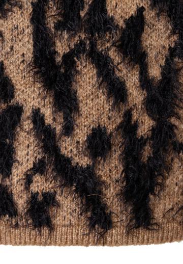 Жаккардовая вязаная кофта