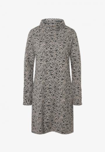 Вязаное платье