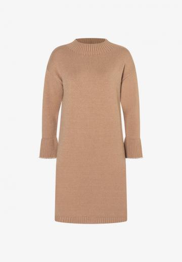 Вязаное платье