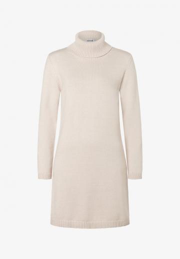 Вязаное платье