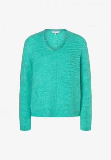 Пуловер с вырезом V