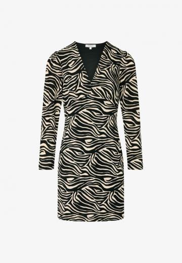 Платье футляр