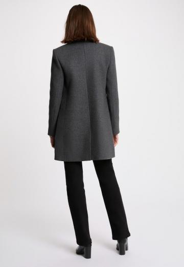 Короткое пальто