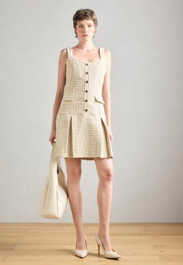 Короткое платье