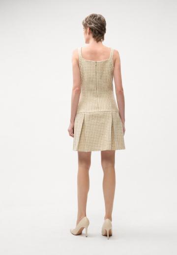 Короткое платье