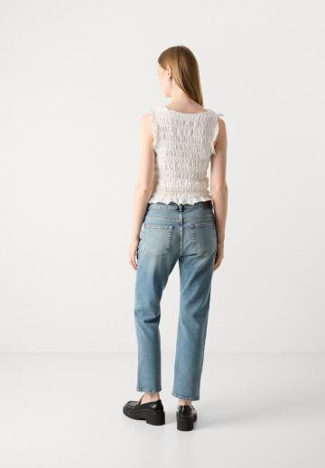 Прямые джинсы