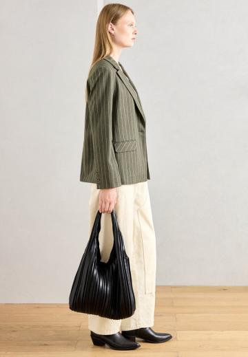 Блейзер с накладными карманами