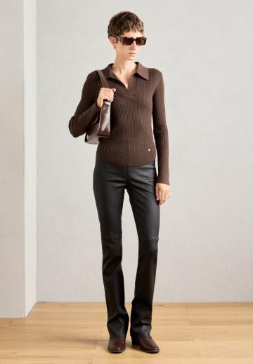 Пуловер с вырезом V