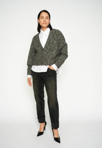 Вязаный жилет