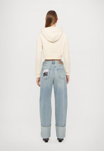 Пуловер с капюшоном