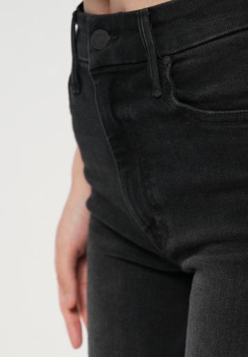 Узкие джинсы