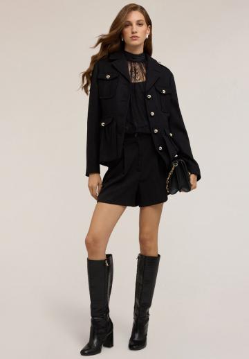 Куртка с накладнымит карманами