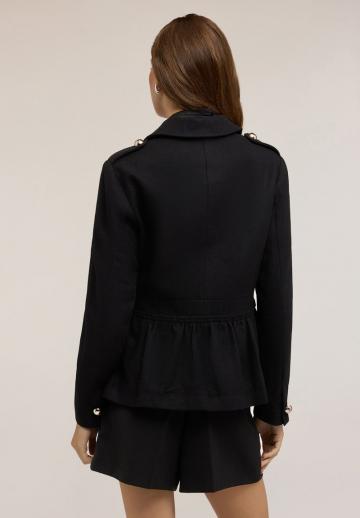 Куртка с накладнымит карманами