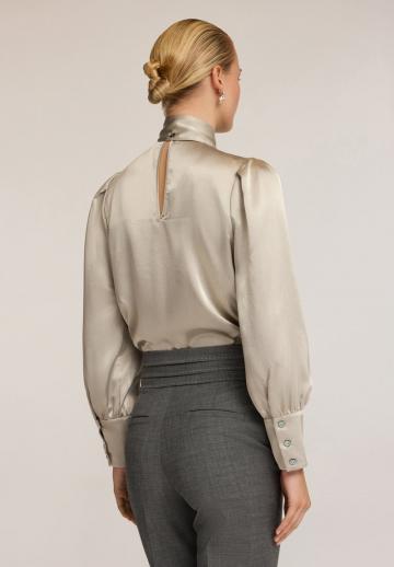 Атласная блузка