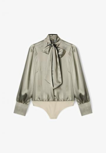 Атласная блузка
