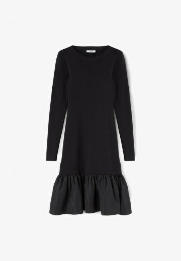 Вязаное платье