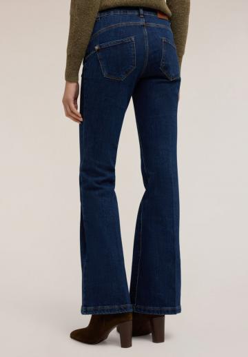 Клешеные джинсы