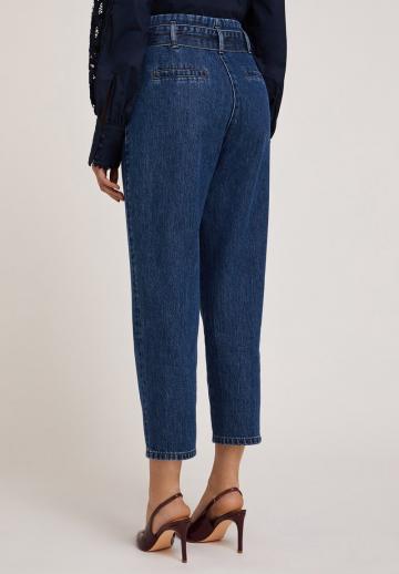 Короткие джинсы