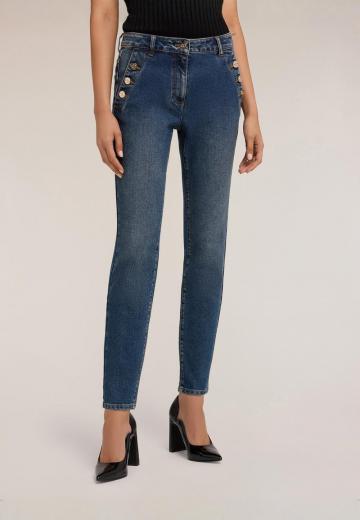 Короткие джинсы