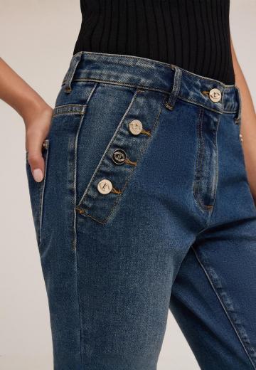 Короткие джинсы